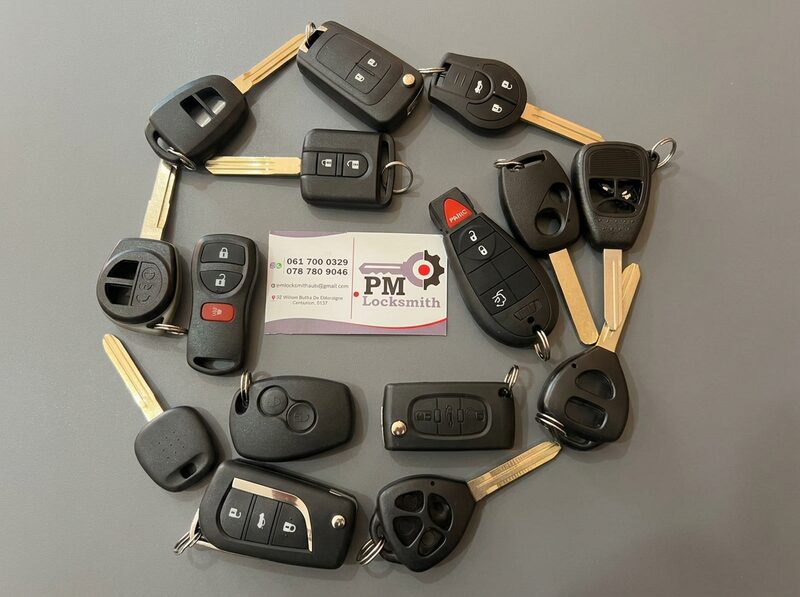 Remote, flip, smart and transponder car keys cut and programmed by PM Locksmiths